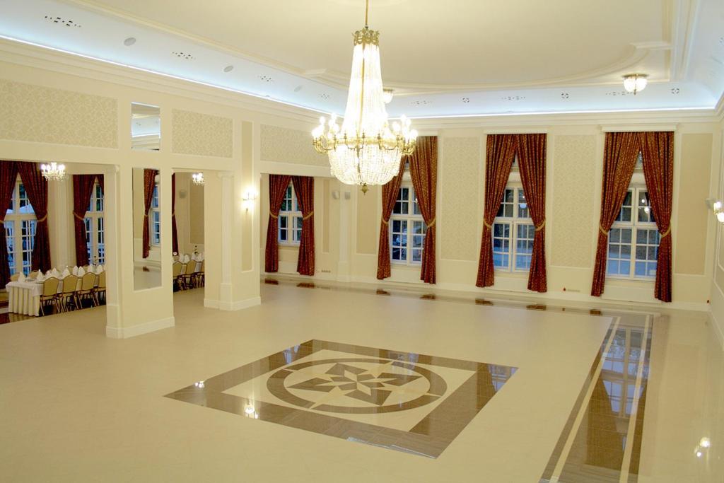 Riverside Hotel Влоцлавек Экстерьер фото